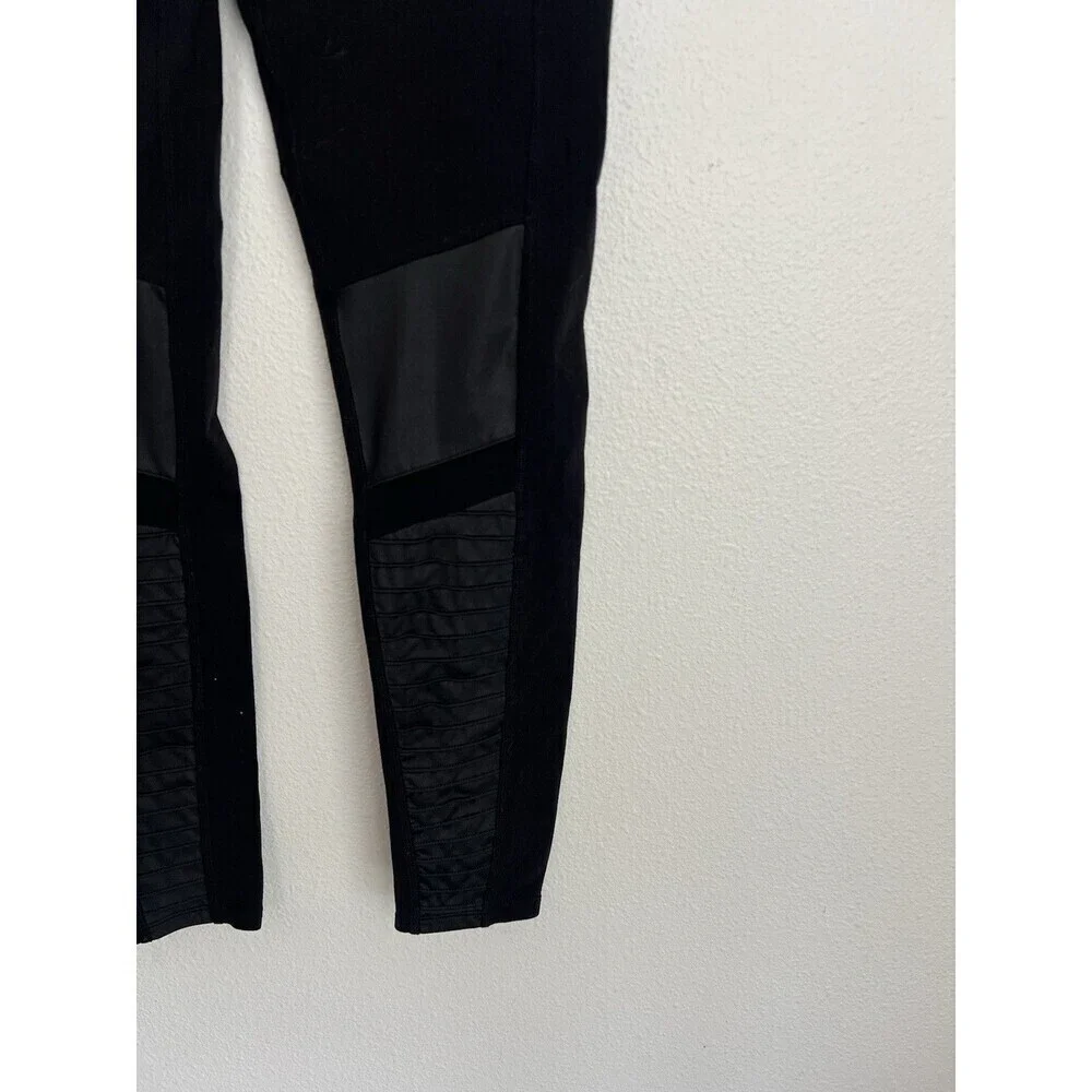 Alo Yoga Women's Black High Waisted Moto Legging Pants Medium Athleisure Yoga